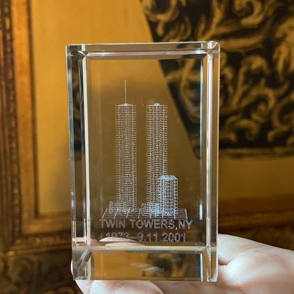 TWIN TOWERS Glass Paperweight - Picture 4 of 8